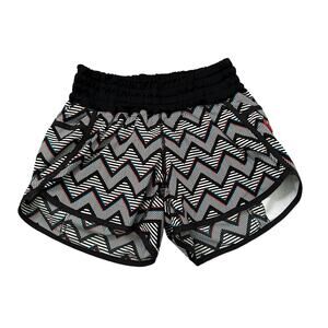 Lululemon black & white chevron print athletic shorts size 6